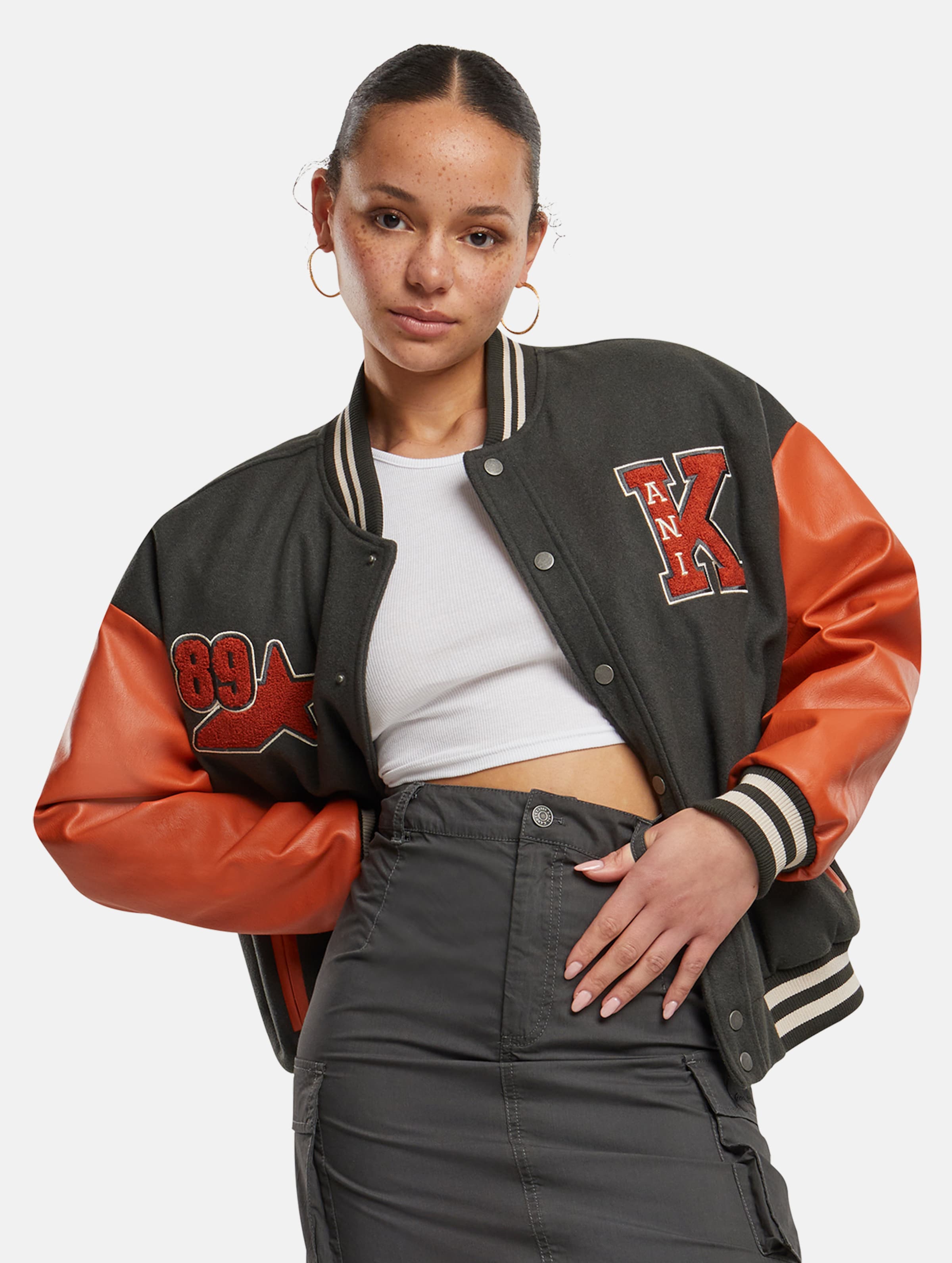 Karl Kani Retro Patch Star Logo Oversized College Jacke op kleur oranje, Maat XS