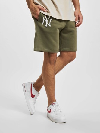 New Era League Essentials New York Yankees Shorts