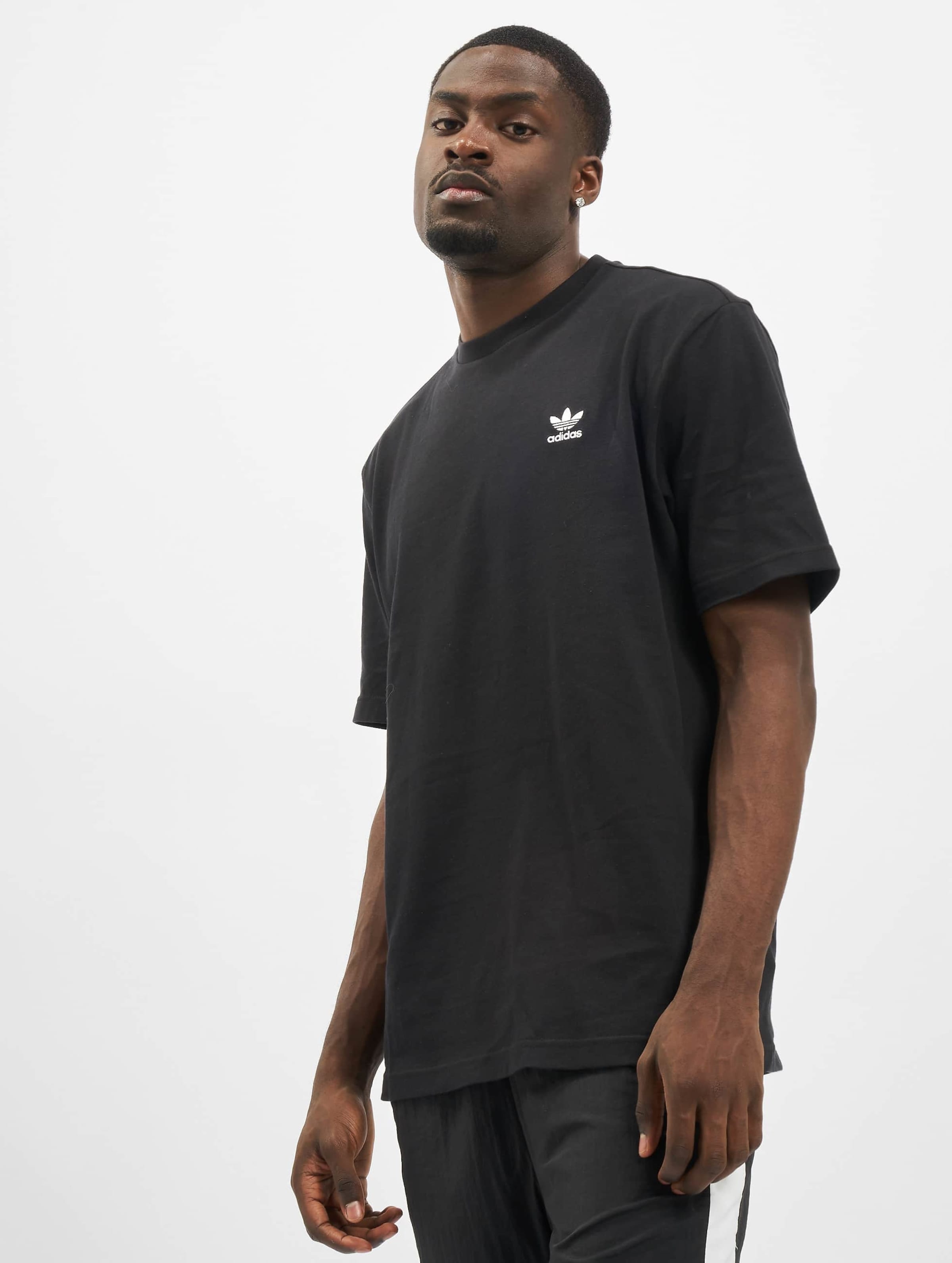 Black addidas t shirt online