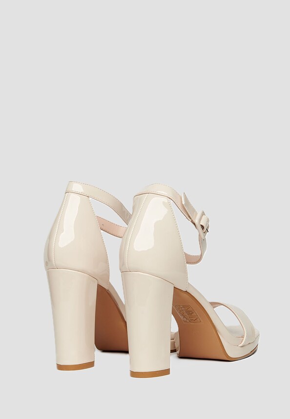 77 Schuh Sandalette-1