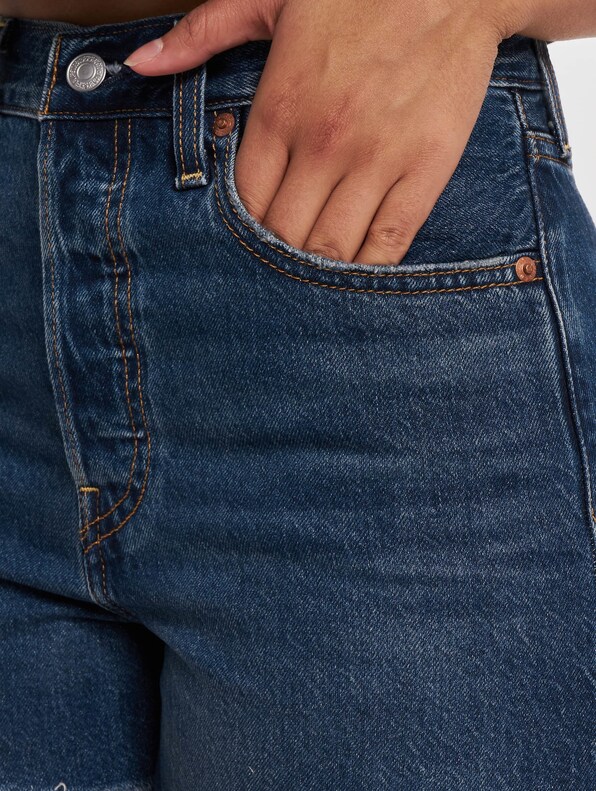 Levis Ribcage Shorts-4