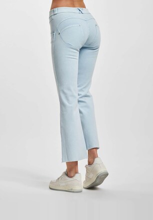 WRUP Snug Push Up 7/8 Regular Waist Raw Cut Flare