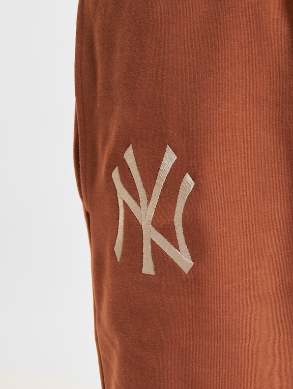 League Essential New York Yankees-4