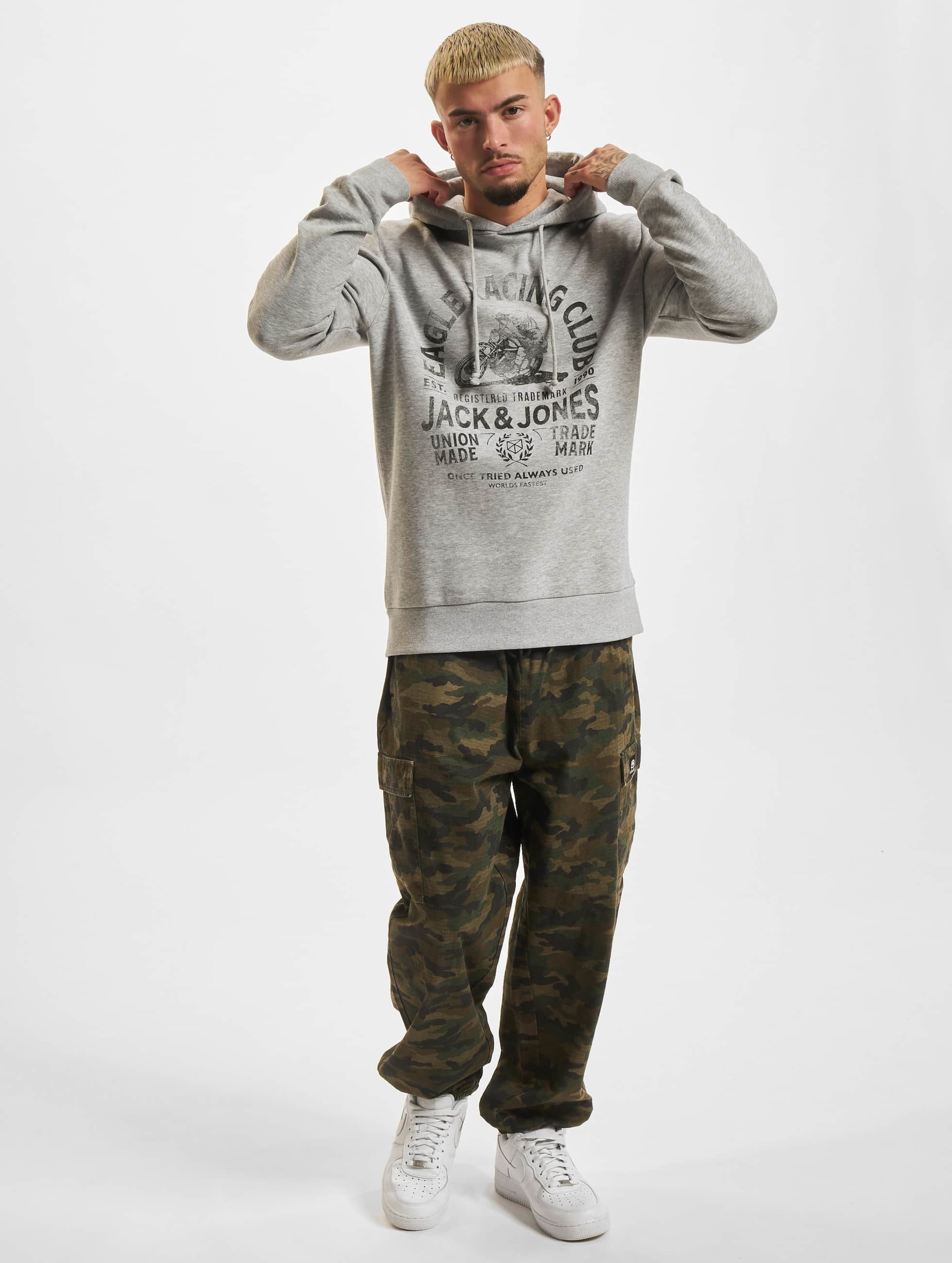 Jack and store jones camouflage joggers