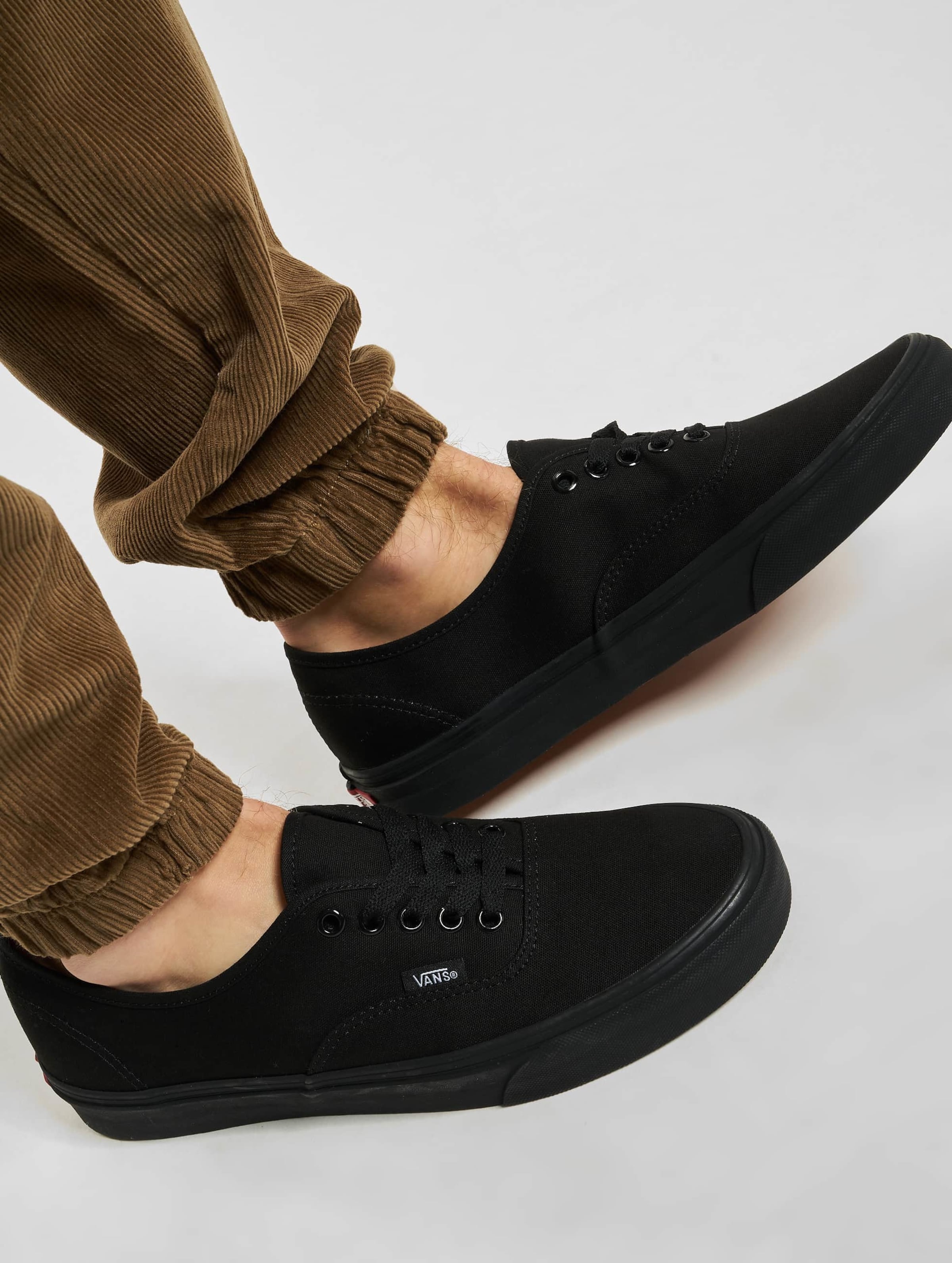 Black vans authentic store outfit