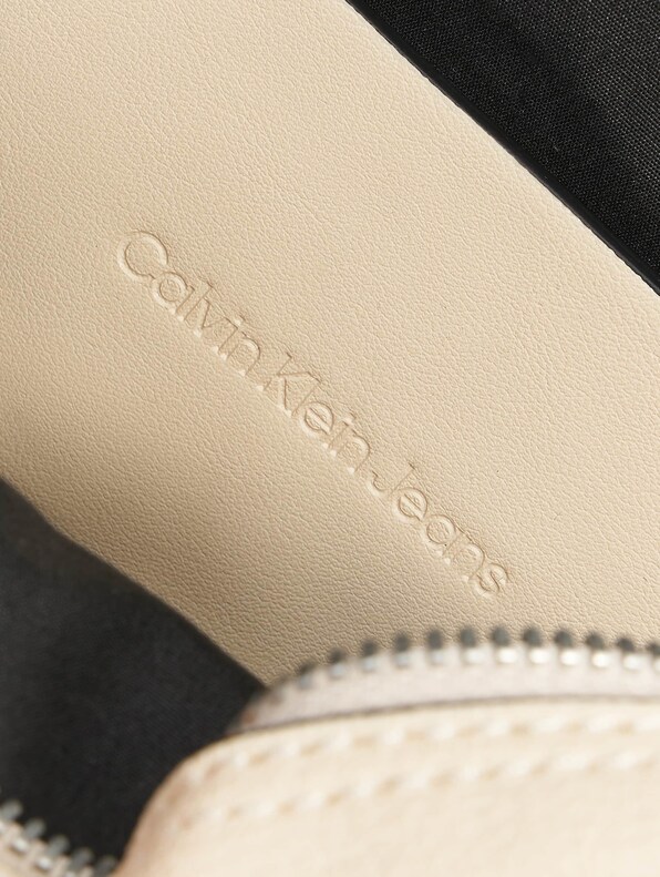 Calvin Klein Jeans Texture Handtasche-8
