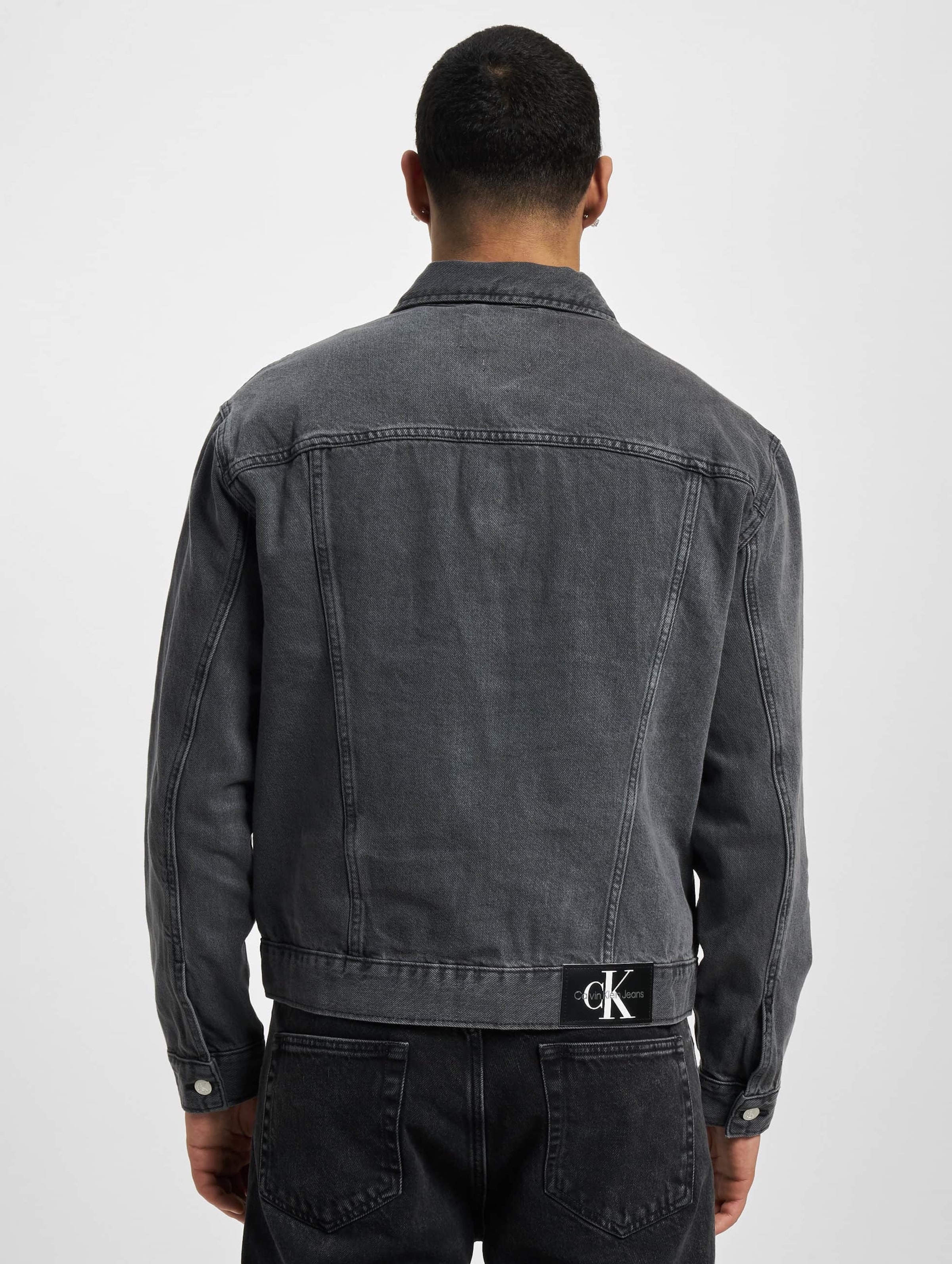 Calvin Klein Boxy Jean Jacket in Big Sky / XXL – Plastic Buckettt