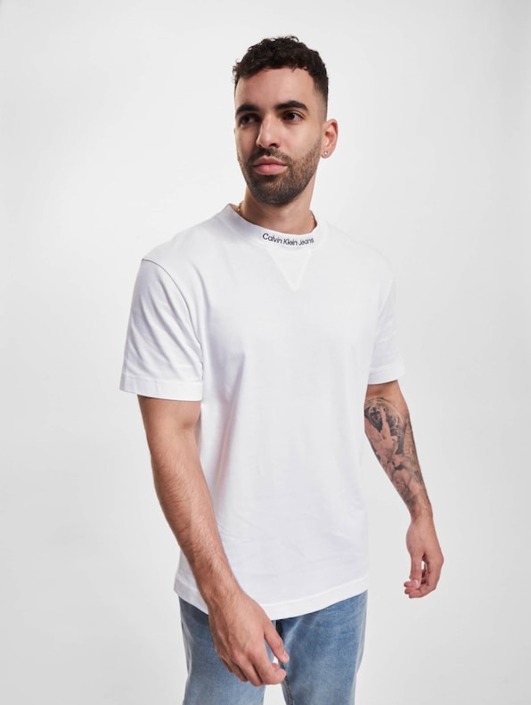 Embro Klein | Calvin T-Shirt Neck Klein | Calvin DEFSHOP Jeans 22939 Jeans Logo