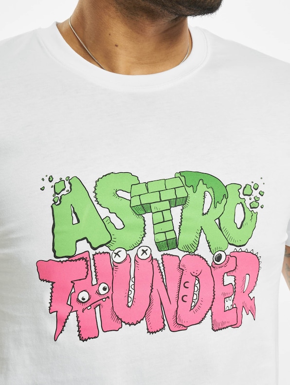 Astro Thunder-3