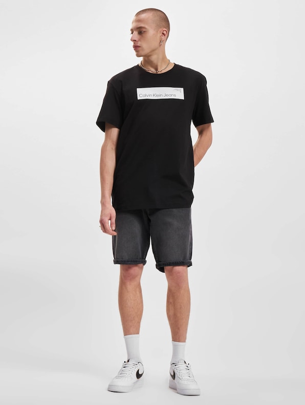 Calvin Klein Jeans Hyper Real Box Logo T-Shirt Ck-4