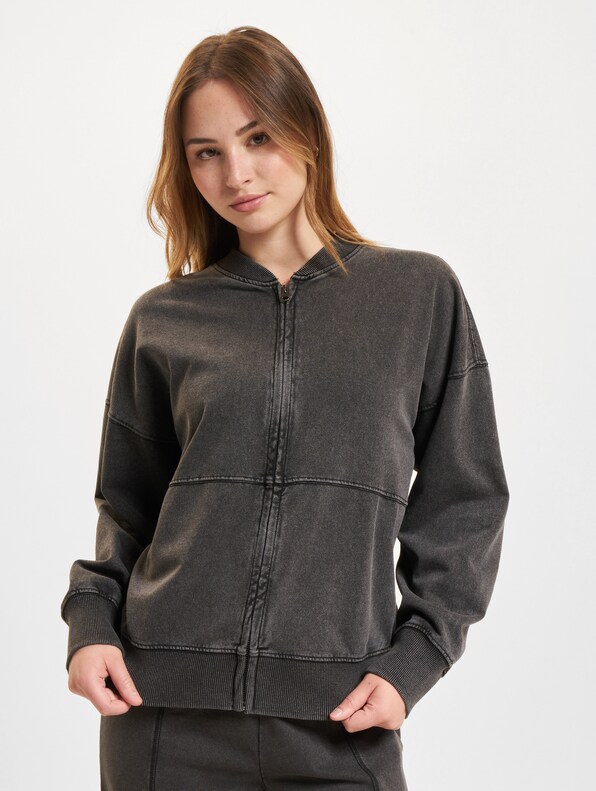 Wrenley Longsleeve Zip Bomber-2