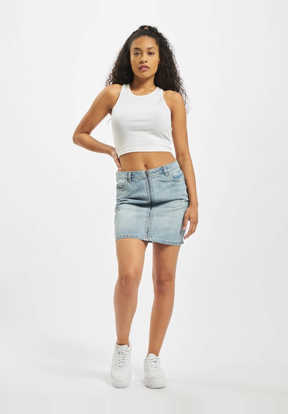 nmAyla Nw Short Zip-4