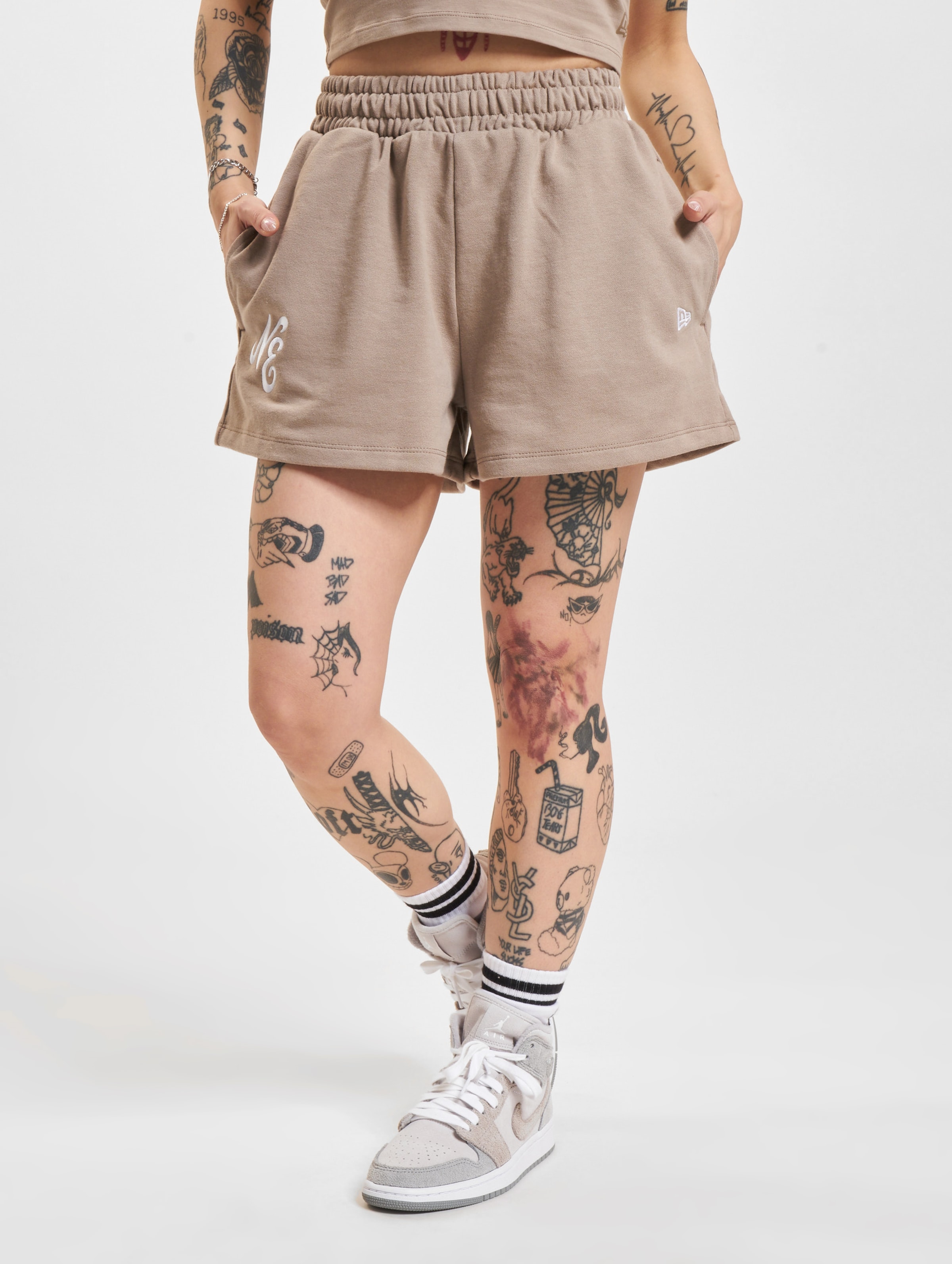New Era Sweat Shorts Vrouwen op kleur beige, Maat XL