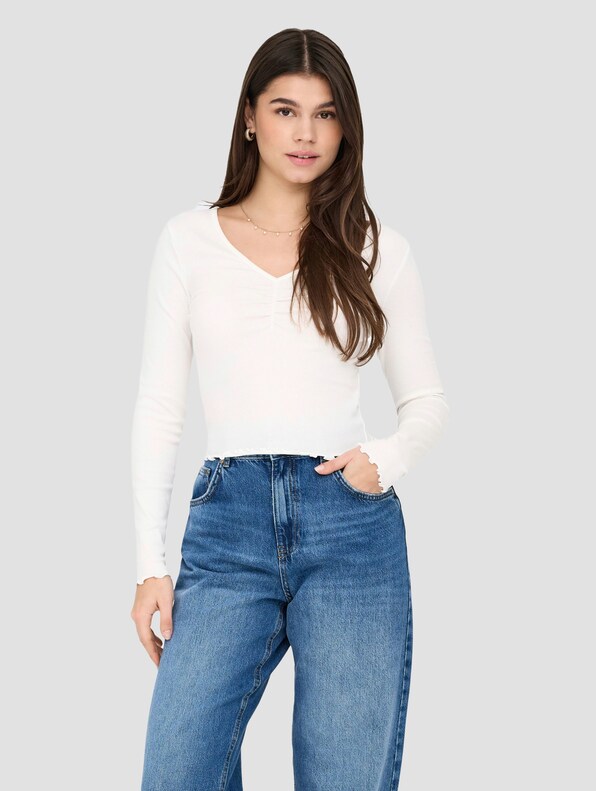 Betty V-Neck-2