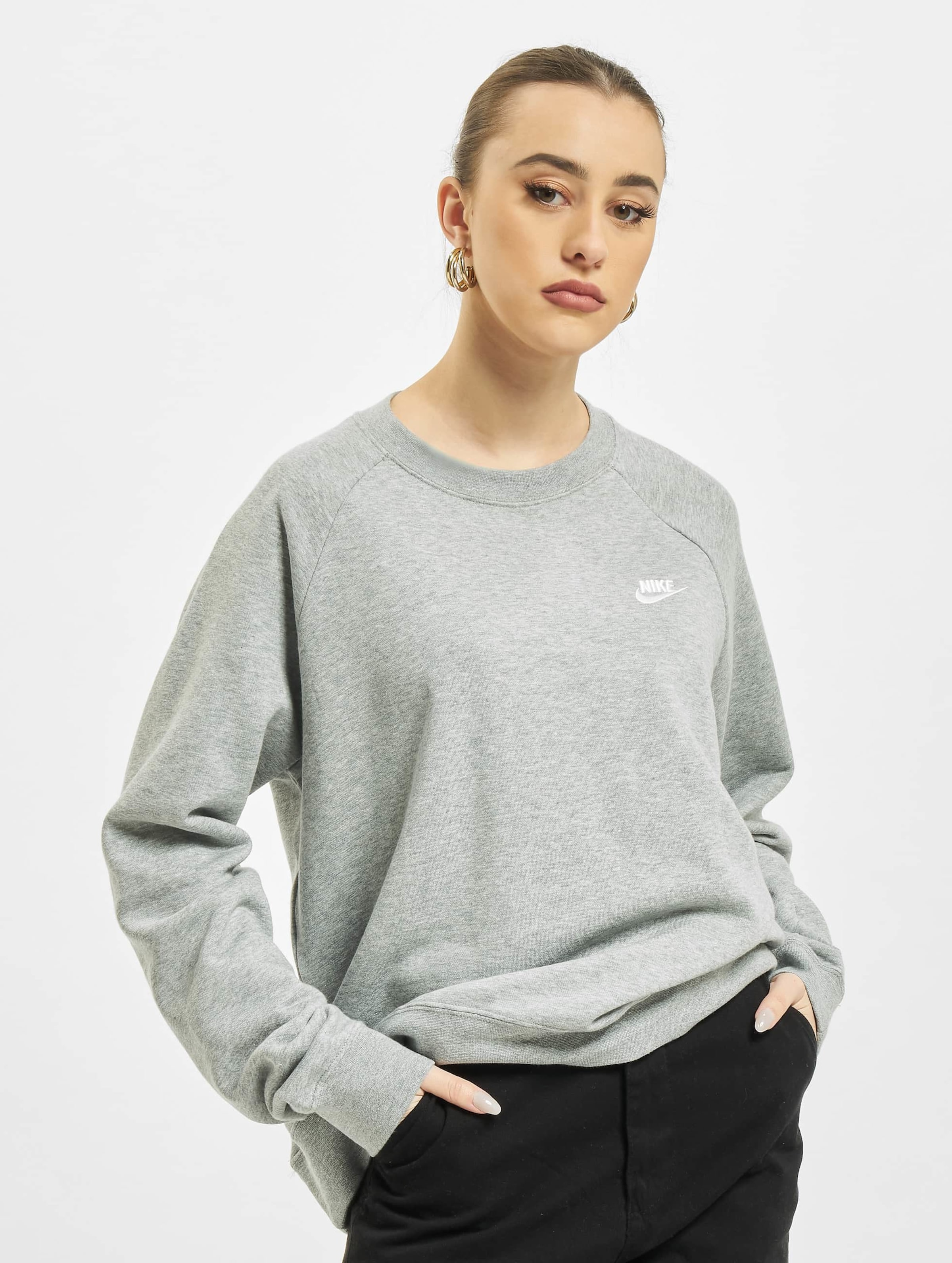 Nike essential 2025 crew sweatshirt women's