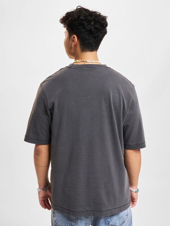 Racer Photo Crew Neck-1