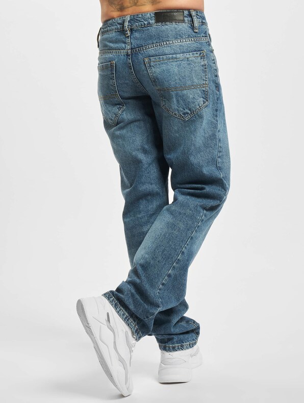 Loose Fit-1