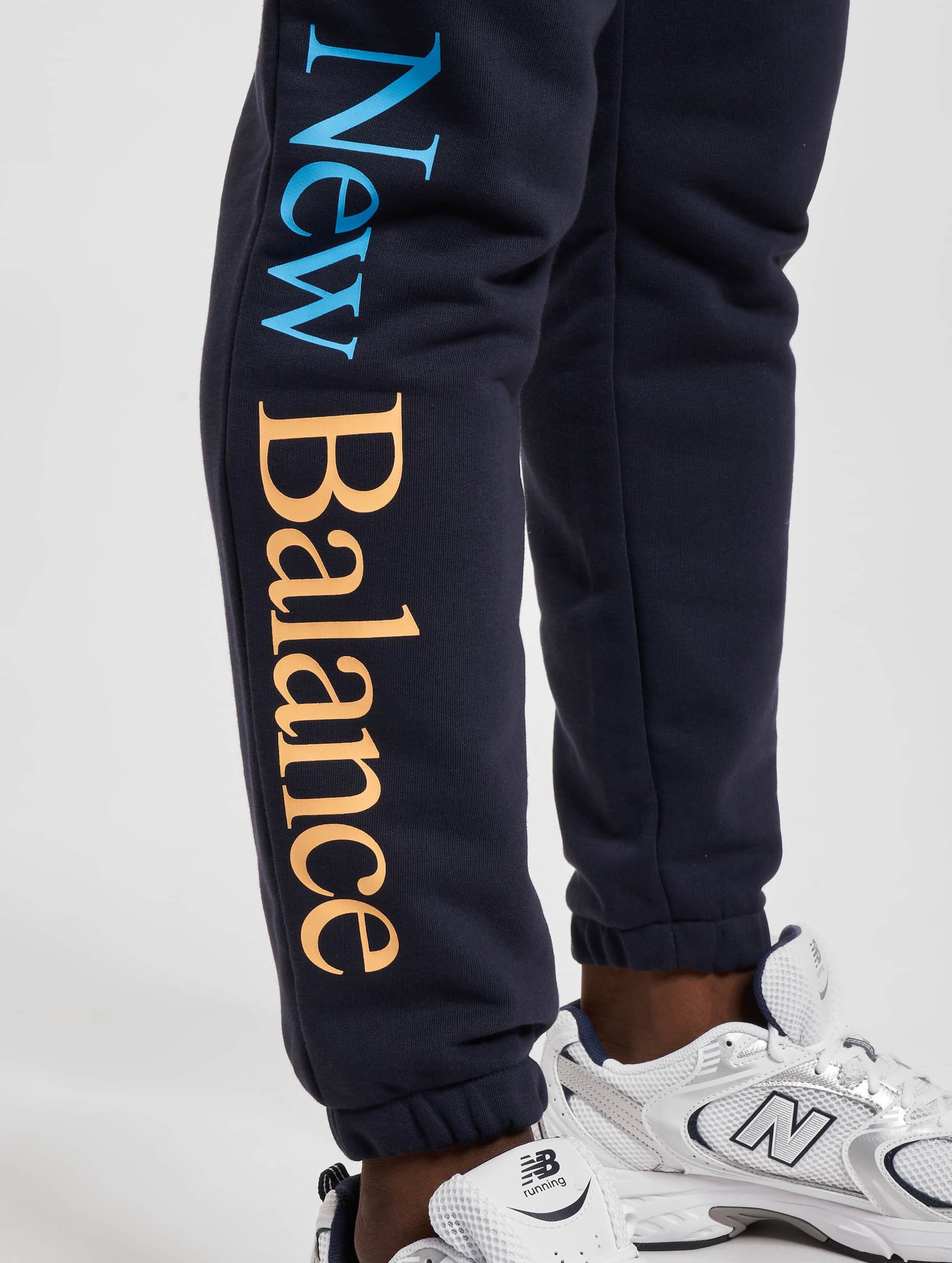 New balance joggers discount navy