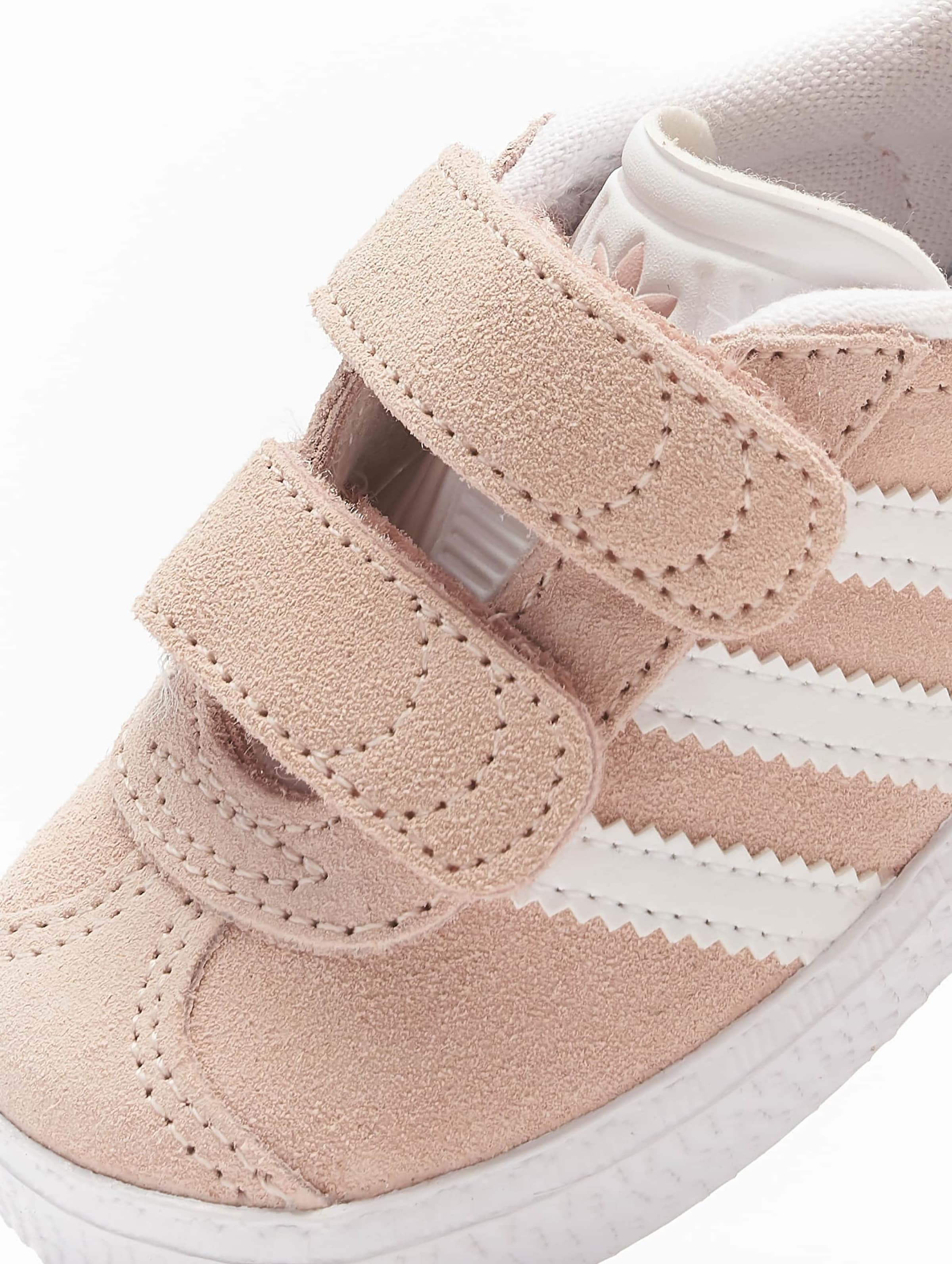 Adidas originals hotsell gazelle ice pink