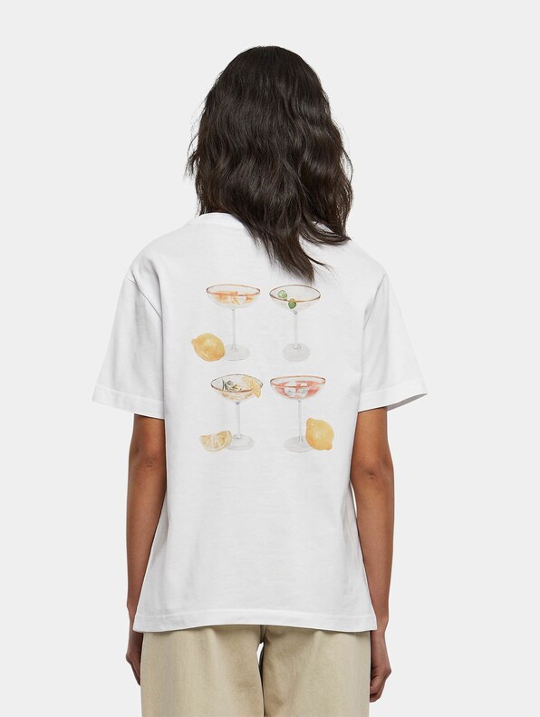 Drinks With Friends-1