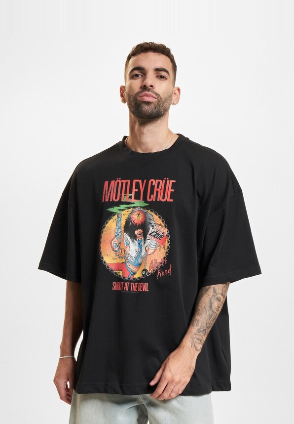 Motley Crue - Allister Fiend SATD Tour Huge-4