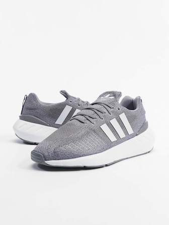 Swift Run 22