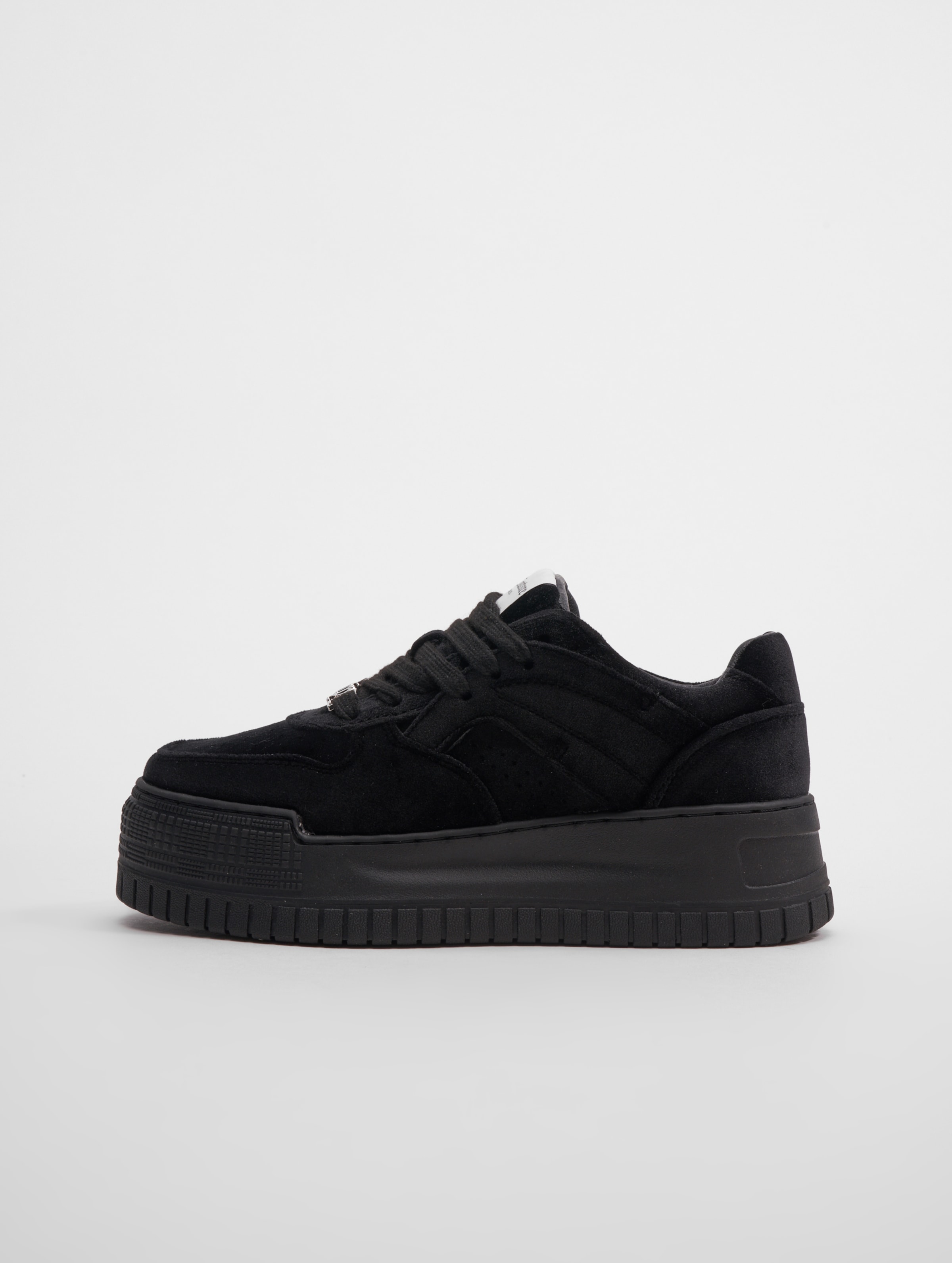 Tenis bershka online negros