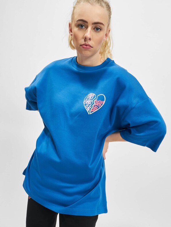 Club Heart Graphic Oversized -0