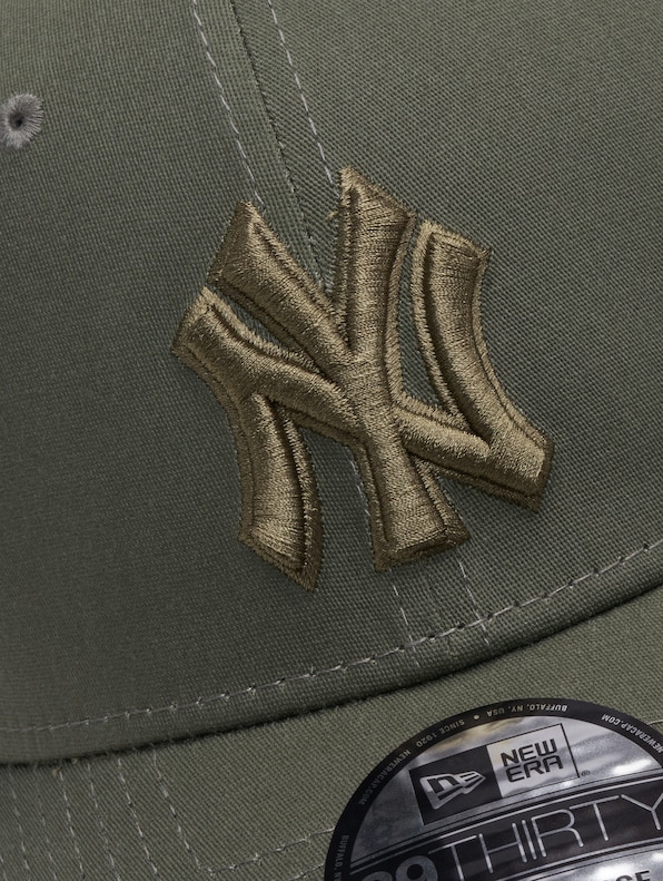 Outline 39Thirty New York Yankees-2