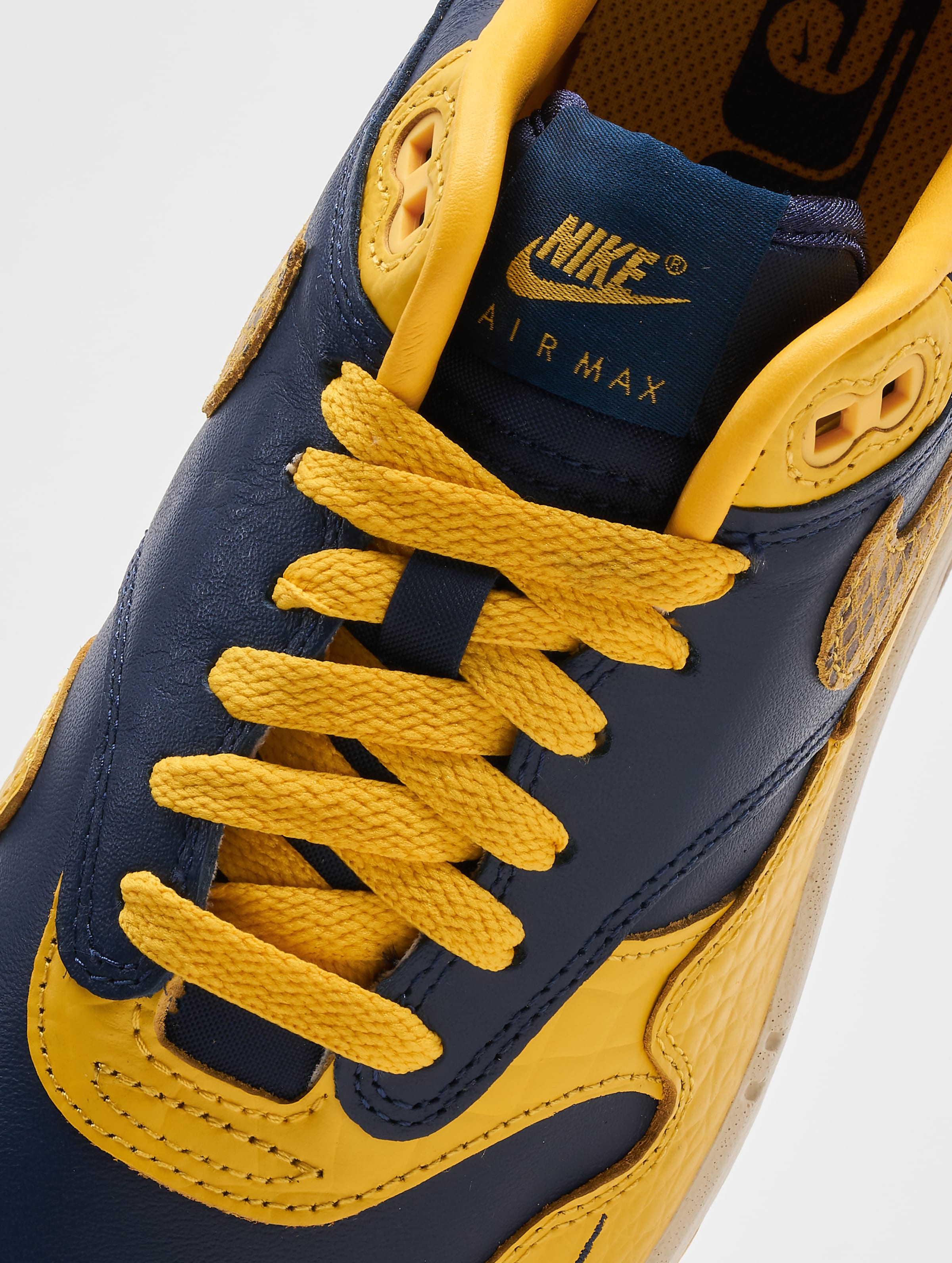 Air max 1 yellow black online