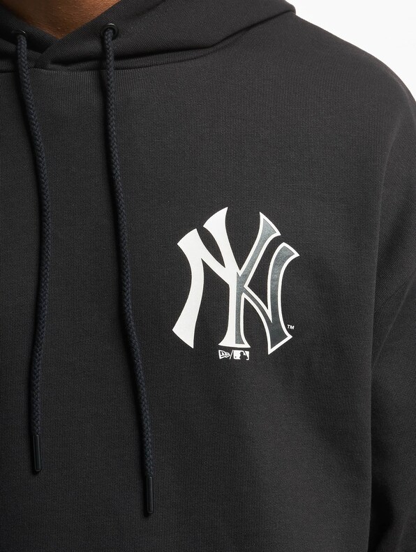 MLB New York Yankees Half Logo Oversized-4