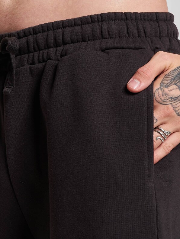 2Y Basic Sweat Shorts-4