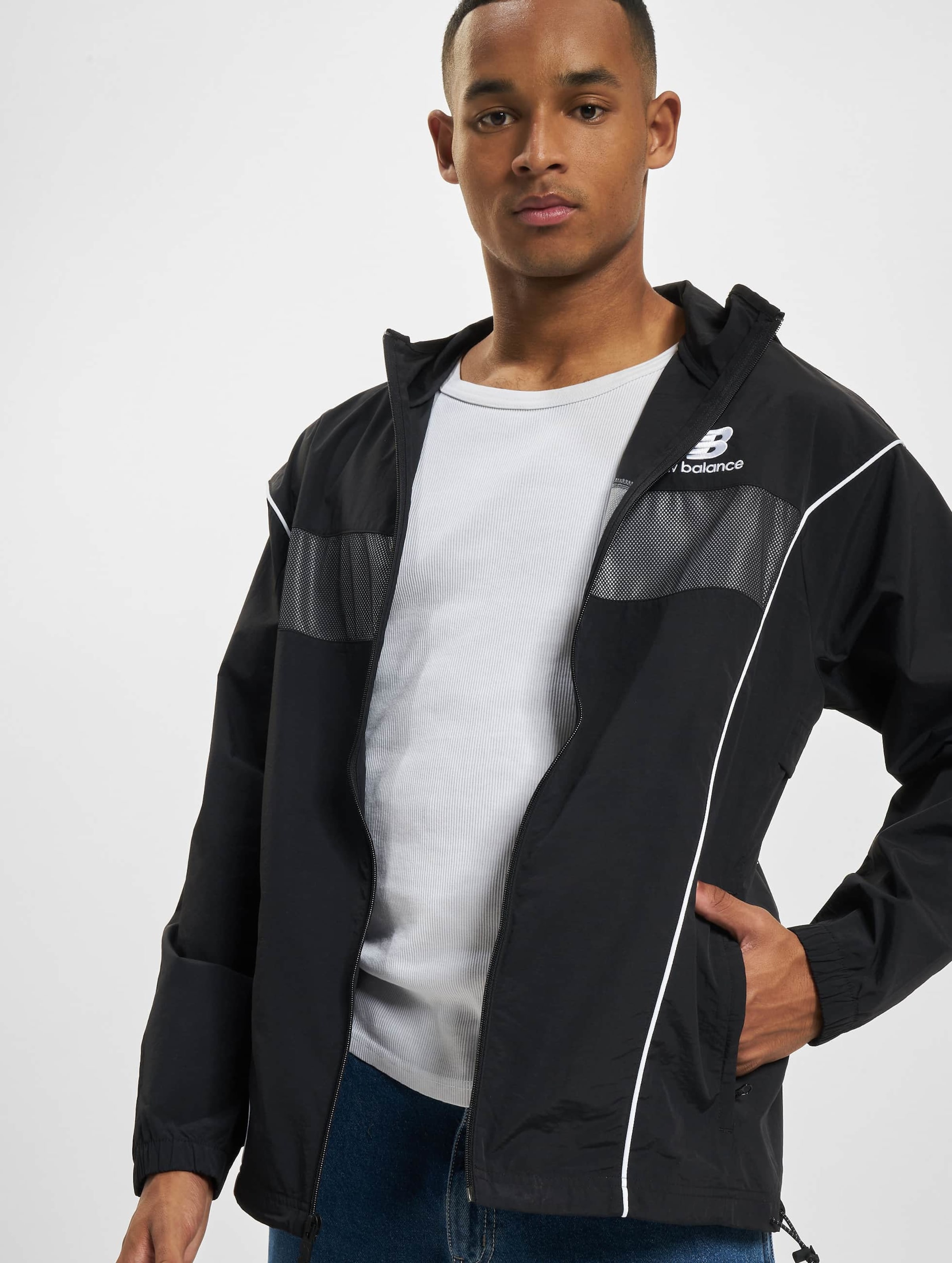 New balance men's discount windbreaker