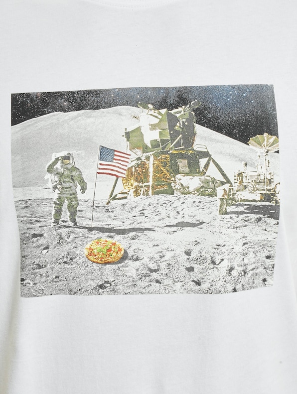 Pizza Moon Landing-3