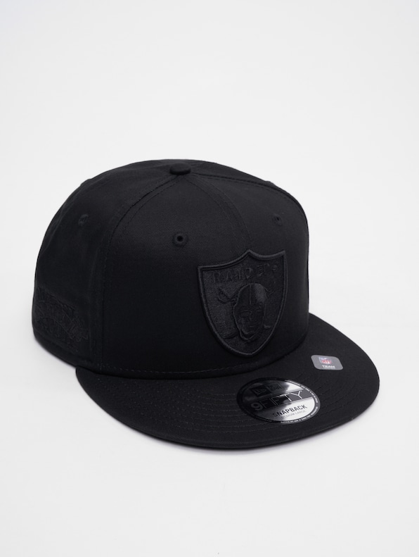 New Era Monochrome 9Fifty Las Vegas Raiders Snapback Caps-1