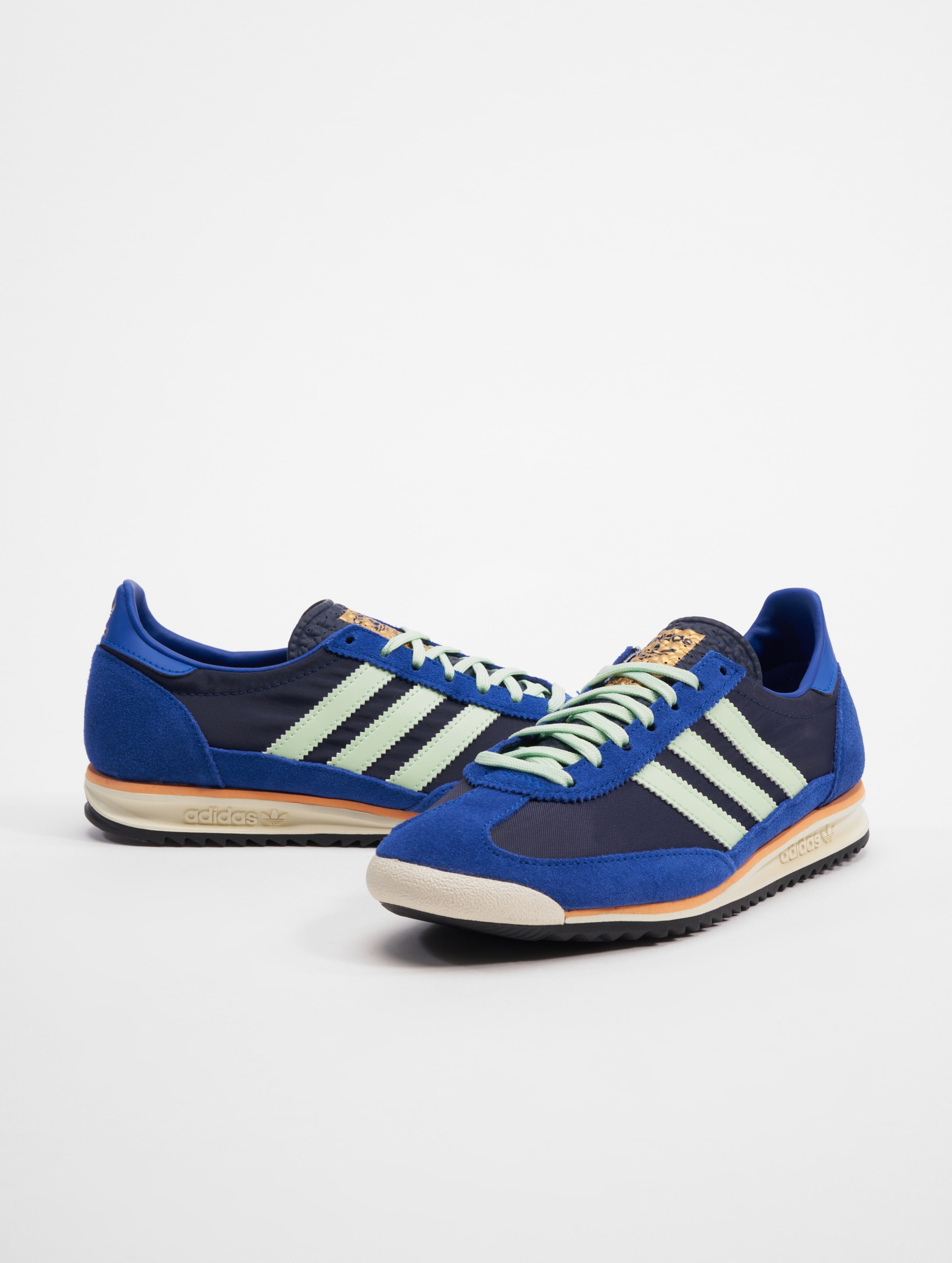 Adidas originals logo zapatillas best sale