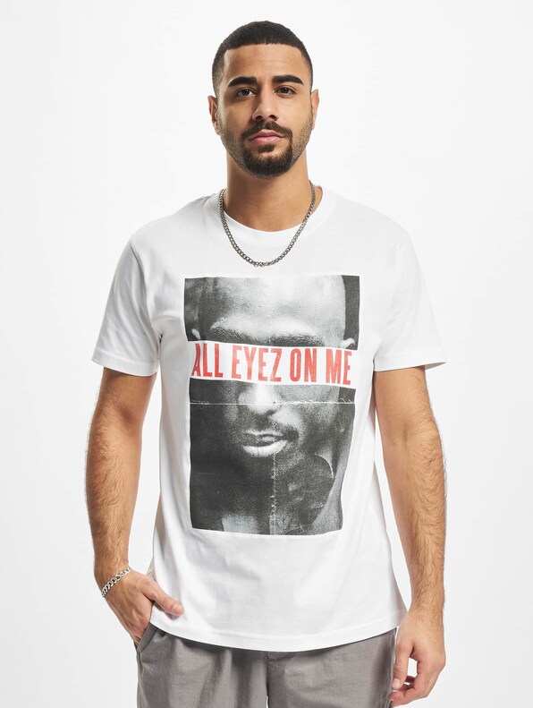 2PAC All Eyez On Me-2