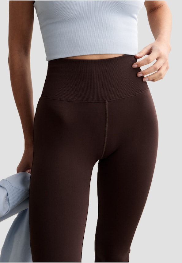 Shape Seamless Flare Petite-2