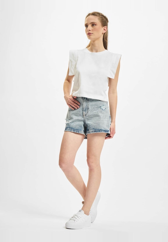 Vivi Squared Cropped-4
