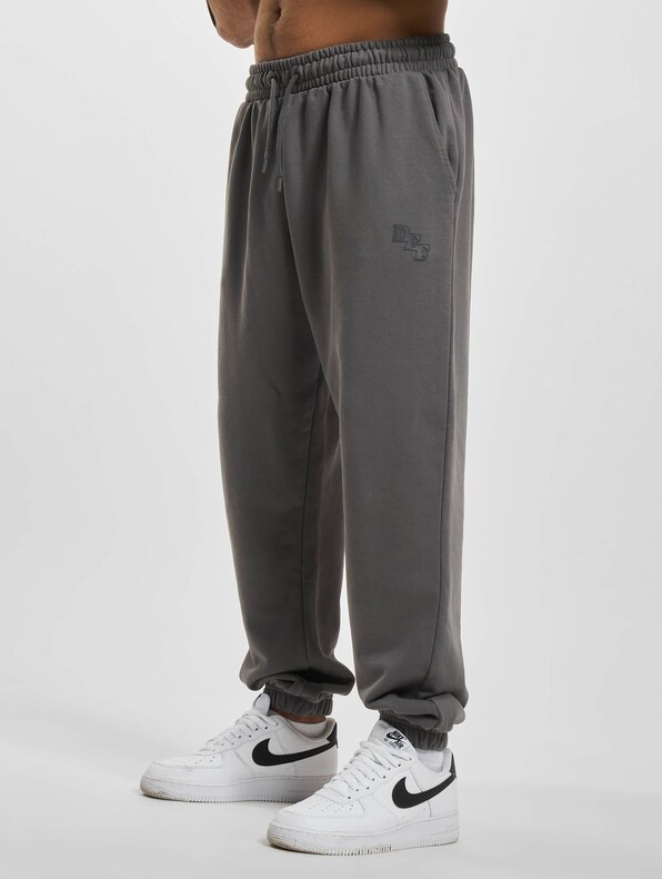 DEF BIG Jogginghosen-2