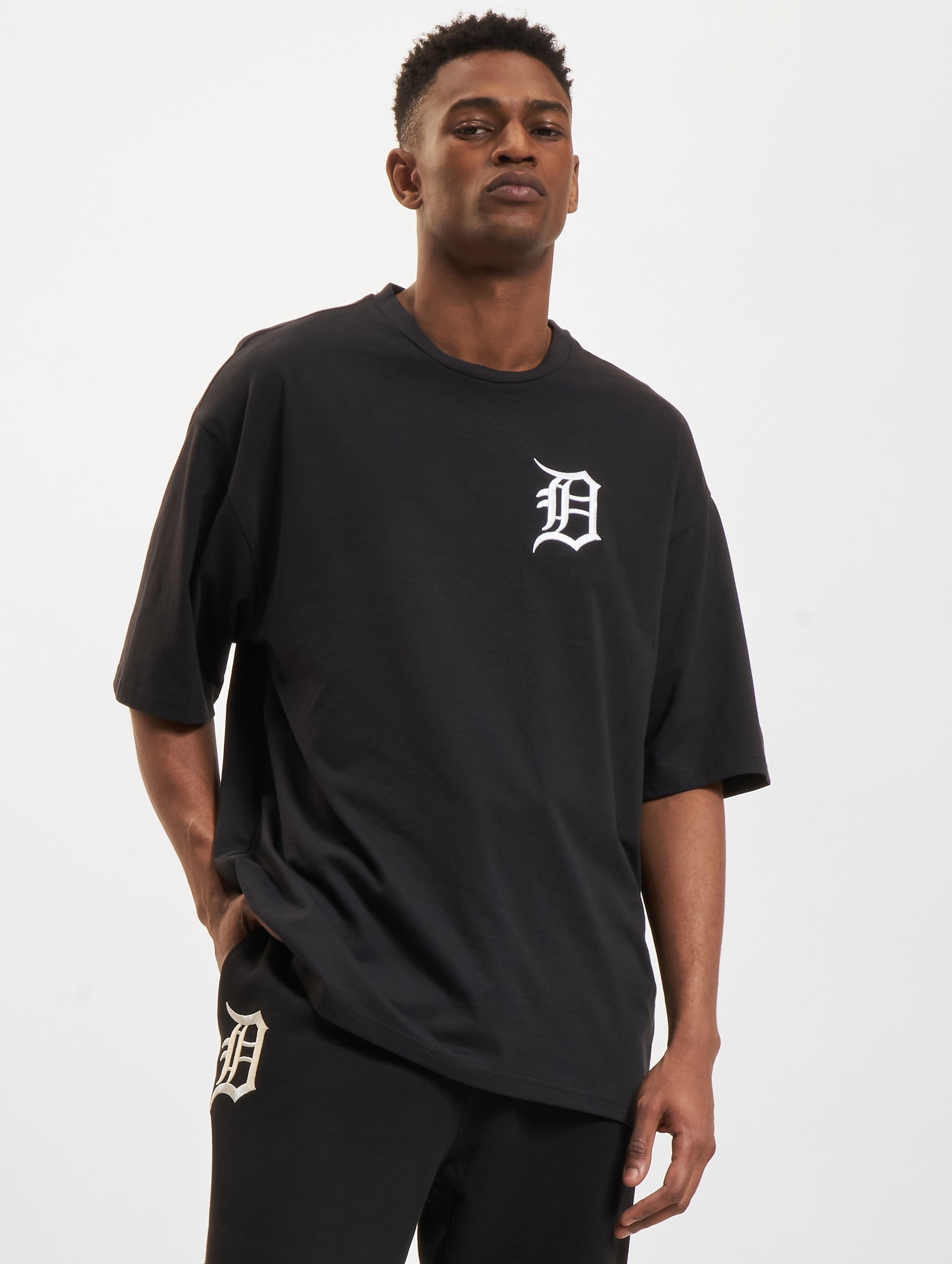 New Era League Essential Detroit Tigers Oversized T-Shirt Männer,Unisex op kleur zwart, Maat L