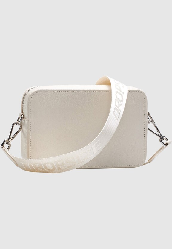 Eessentials Shoulder-2
