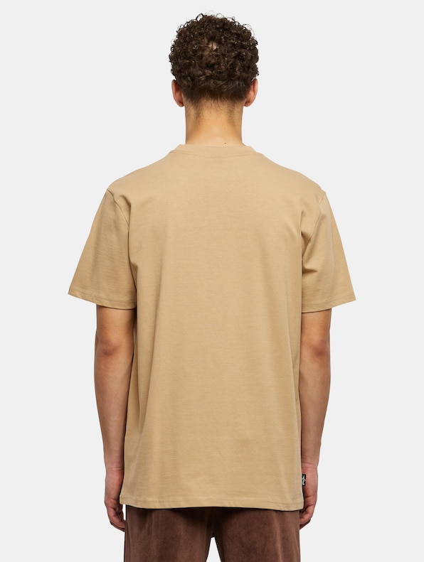 Classic Logo Essential-1