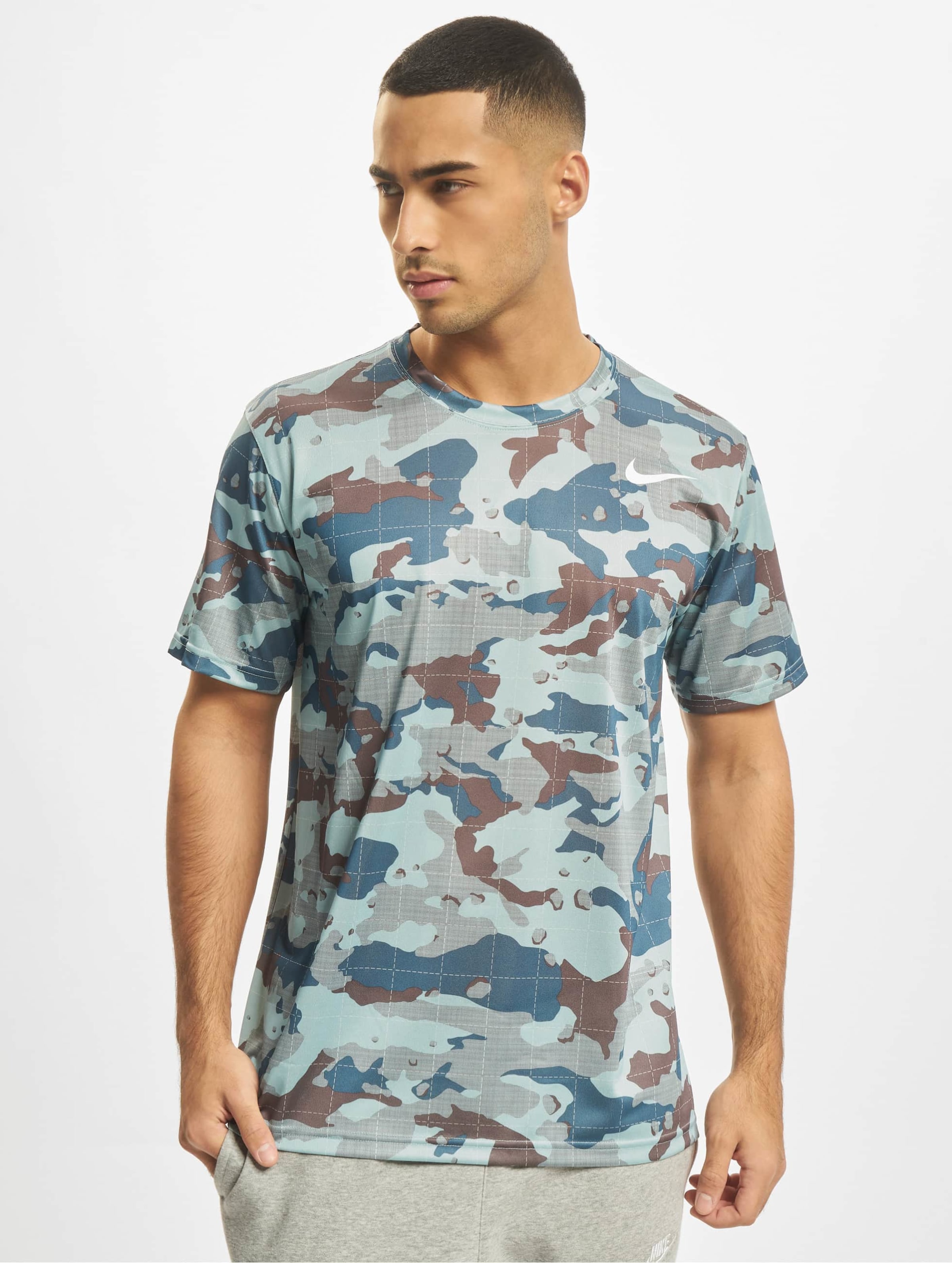 Blue camo hotsell nike shirt