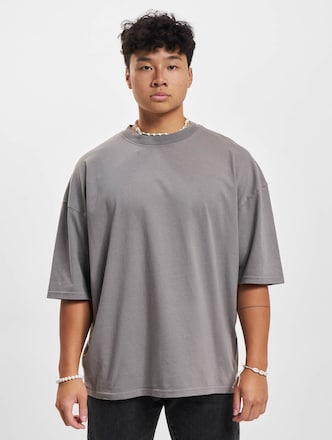 2Y Studios Basic Oversize Boxy T-Shirt