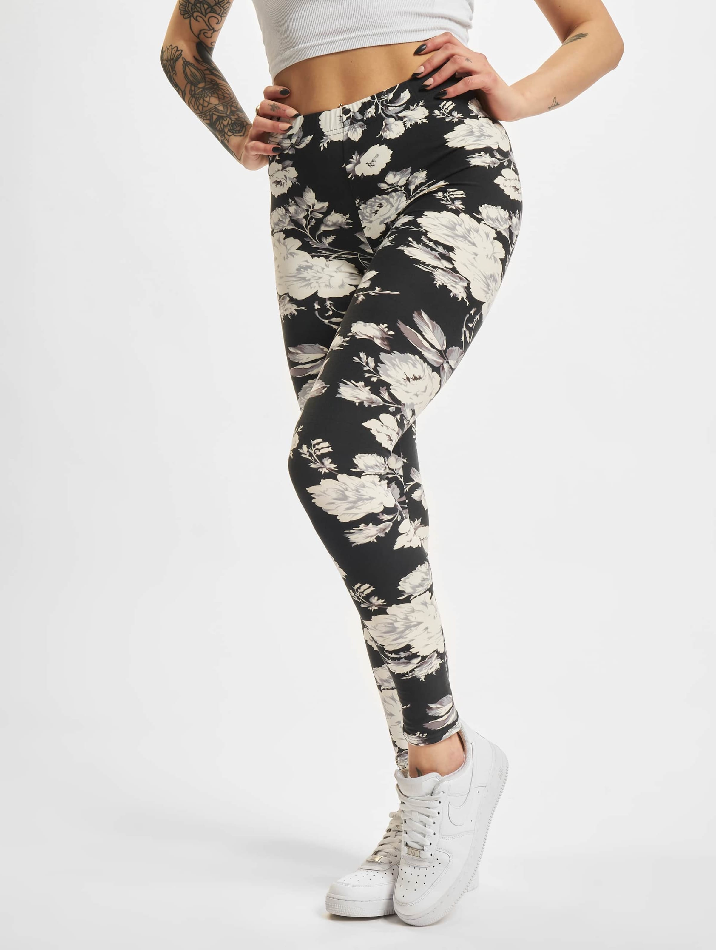 Black and outlet white flower leggings