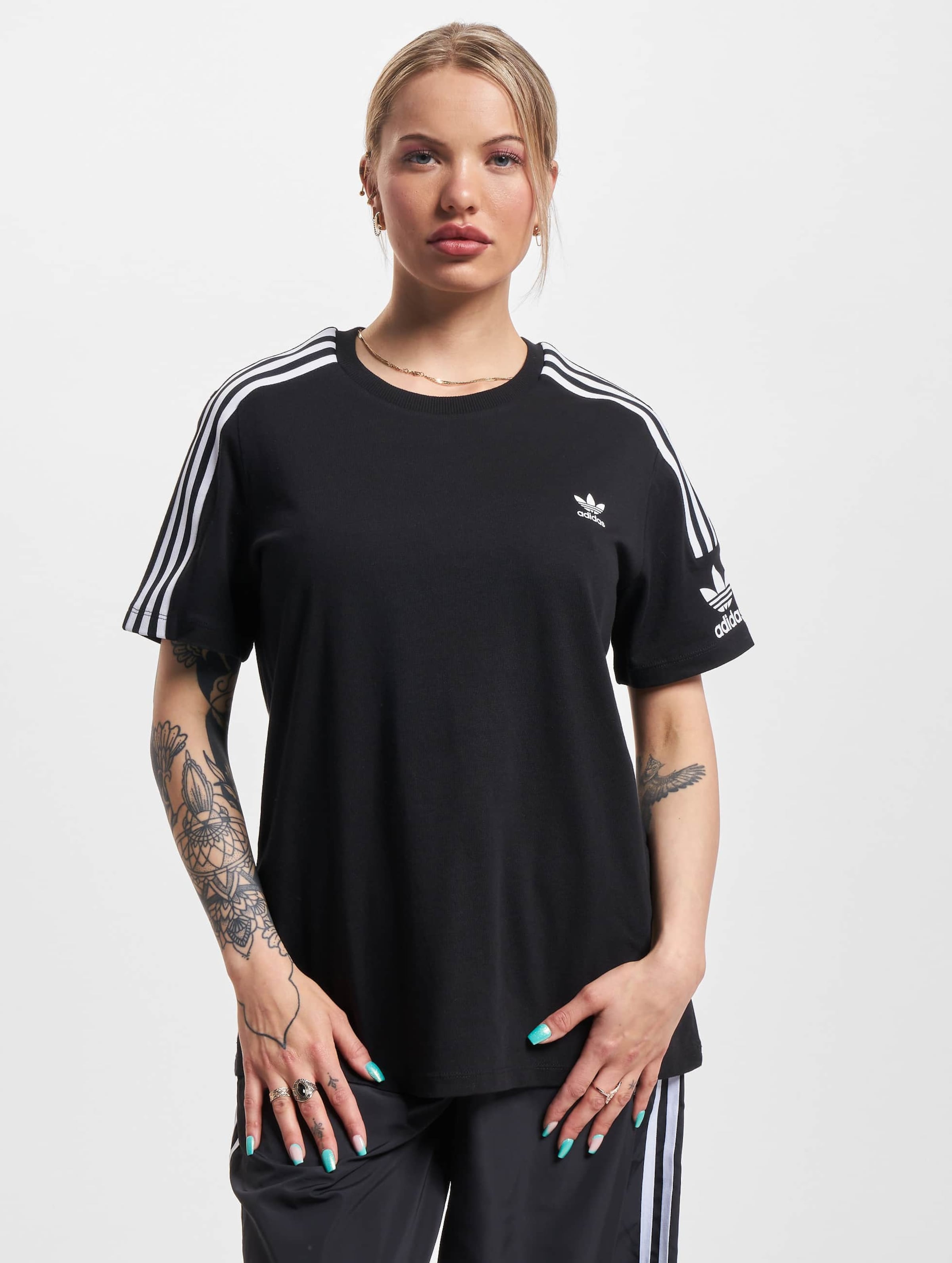 Adidas originals lock cheap up t shirt