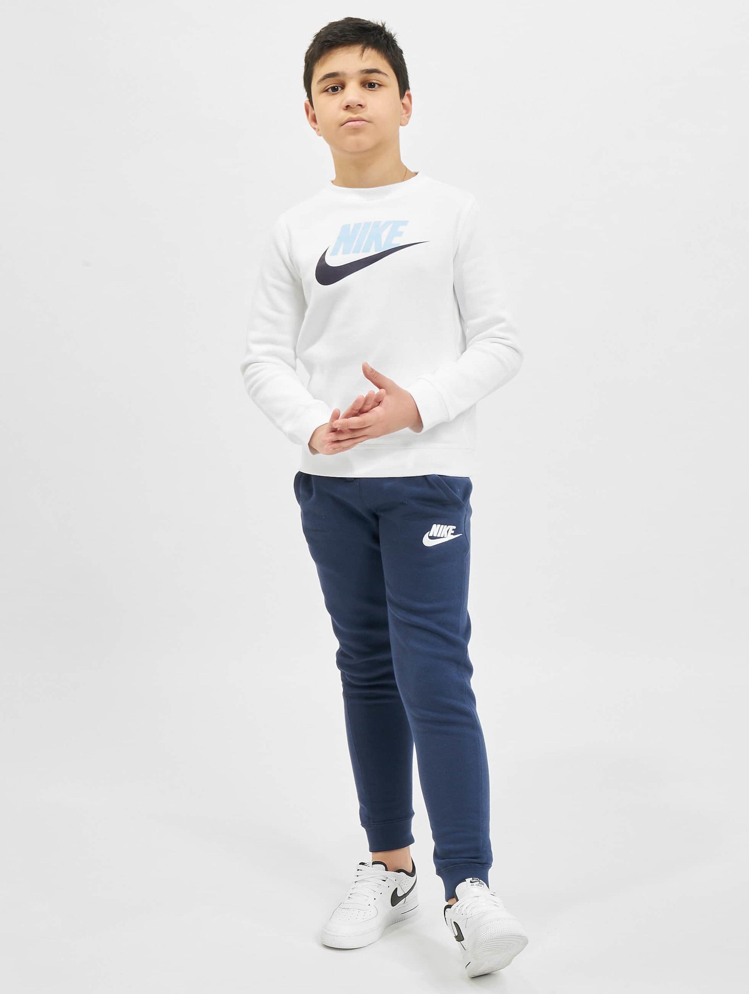 Nike club crew joggers hot sale