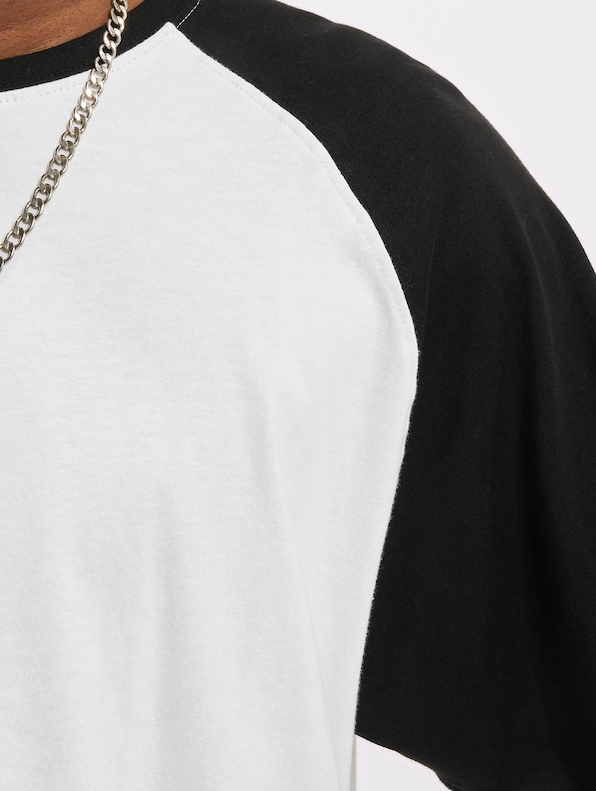 Contrast 3/4 Sleeve Raglan Tee-3