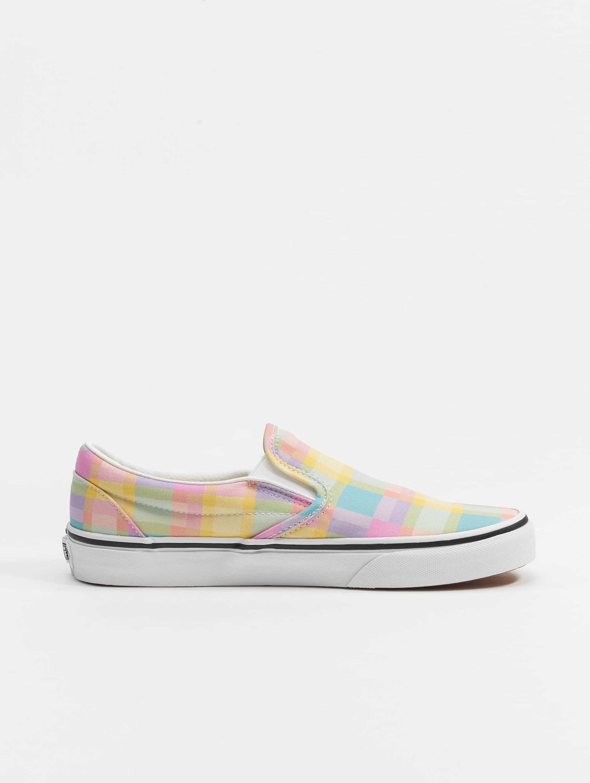 Vans slip outlet on 29